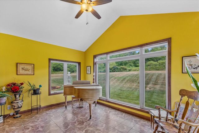 5465 S Baneberry COURT, New Berlin, WI 53146