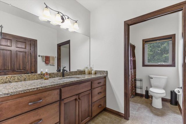 5465 S Baneberry COURT, New Berlin, WI 53146