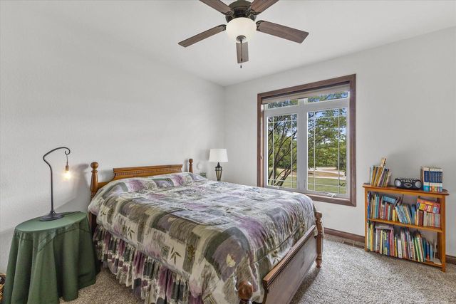 5465 S Baneberry COURT, New Berlin, WI 53146