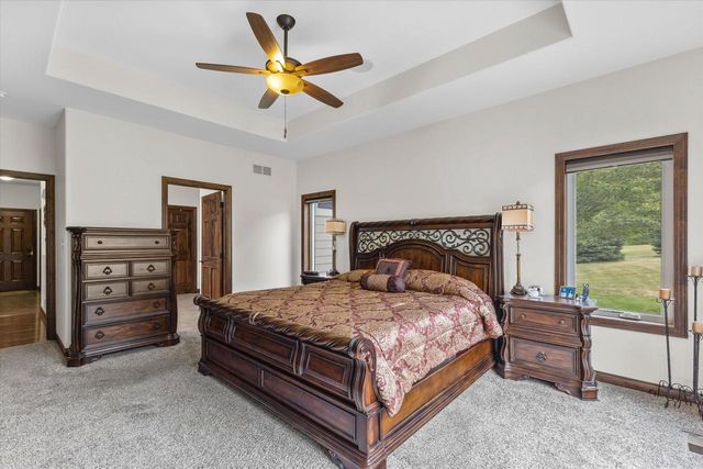 5465 S Baneberry COURT, New Berlin, WI 53146