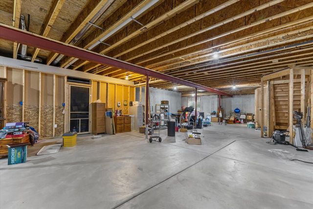 5465 S Baneberry COURT, New Berlin, WI 53146