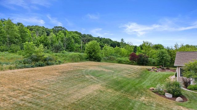5465 S Baneberry COURT, New Berlin, WI 53146