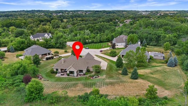 5465 S Baneberry COURT, New Berlin, WI 53146