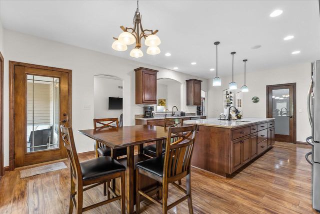 5465 S Baneberry COURT, New Berlin, WI 53146