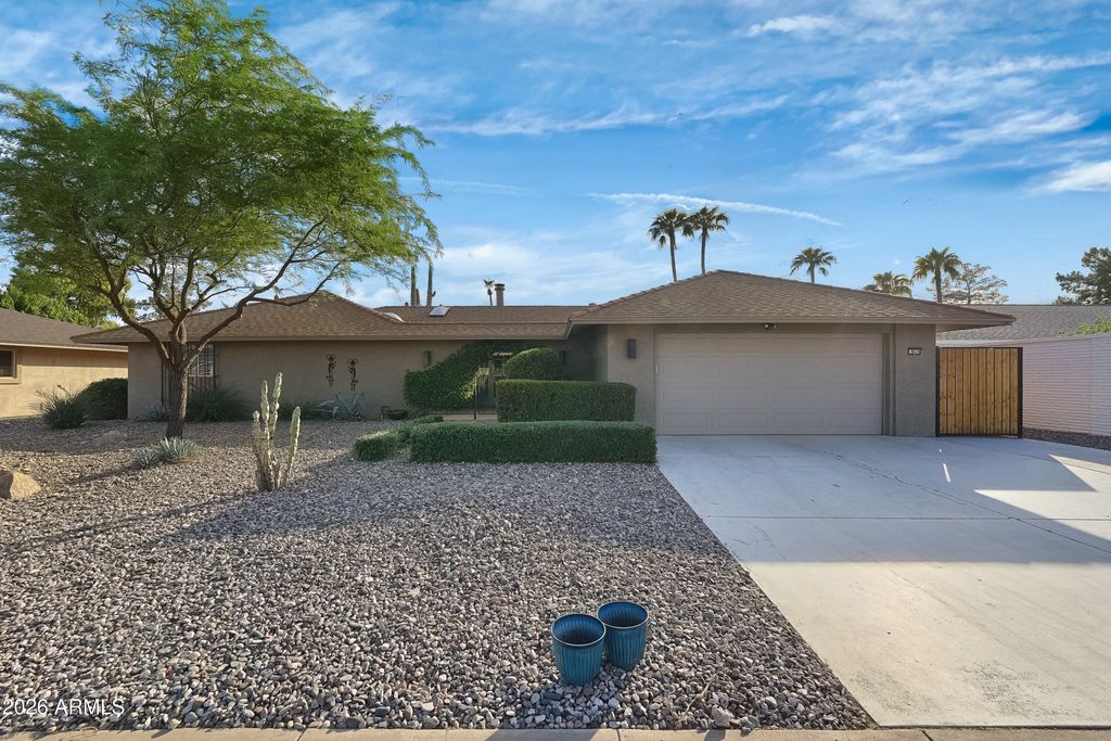 9519 W COUNTRY CLUB Drive, Sun City, AZ 85373 — exterior