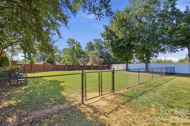 108 St Vincent Place, Mount Holly, NC 28120