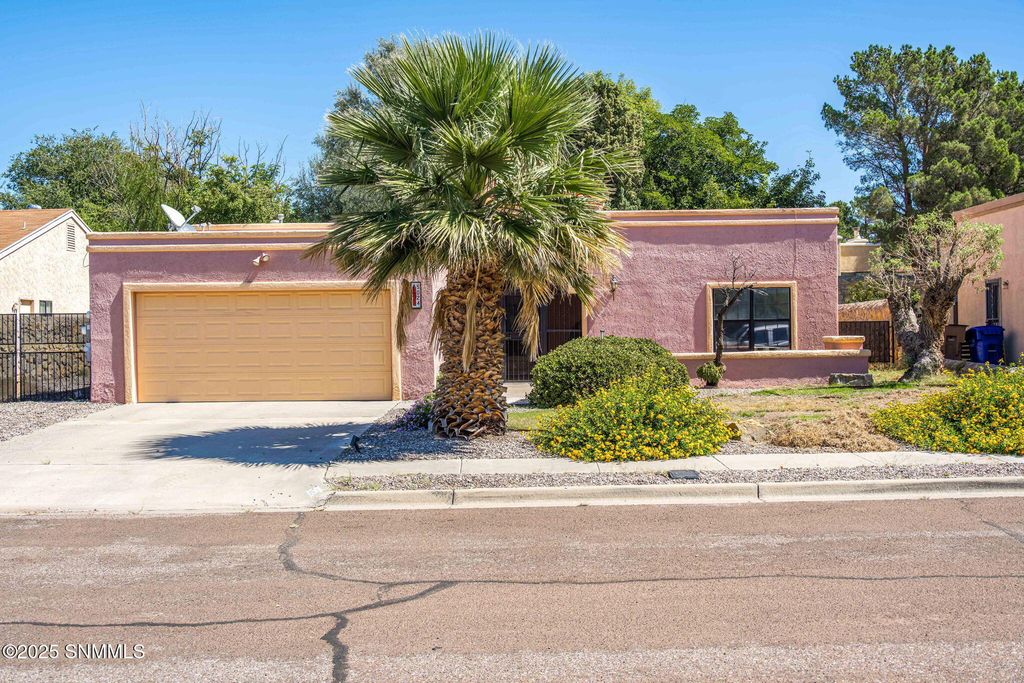 5024 Moon Shadow Place, Las Cruces, NM 88011