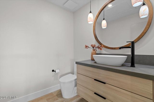 15615 N 8TH Place, Phoenix, AZ 85022