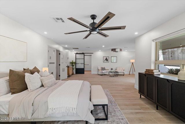 15615 N 8TH Place, Phoenix, AZ 85022