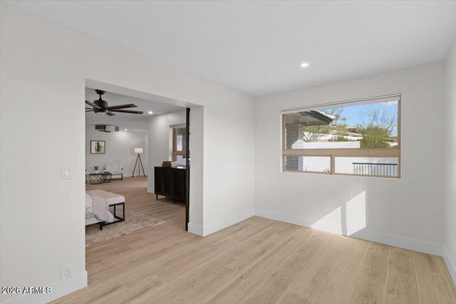 15615 N 8TH Place, Phoenix, AZ 85022