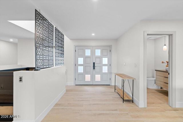 15615 N 8TH Place, Phoenix, AZ 85022