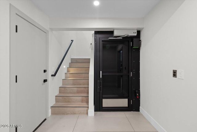 15615 N 8TH Place, Phoenix, AZ 85022