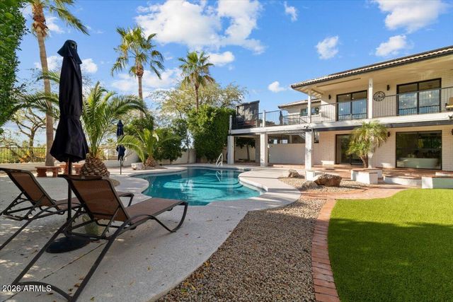 15615 N 8TH Place, Phoenix, AZ 85022