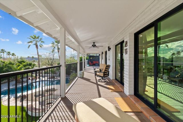 15615 N 8TH Place, Phoenix, AZ 85022