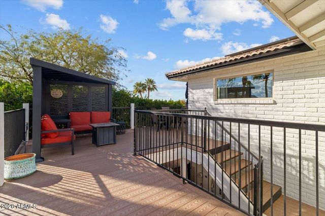 15615 N 8TH Place, Phoenix, AZ 85022