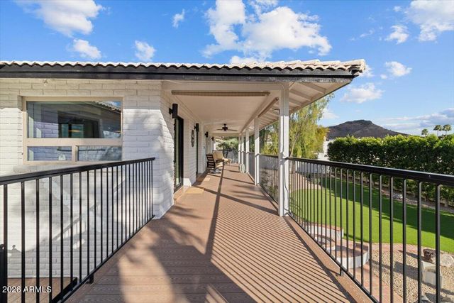 15615 N 8TH Place, Phoenix, AZ 85022