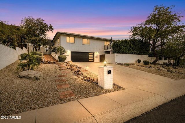 15615 N 8TH Place, Phoenix, AZ 85022