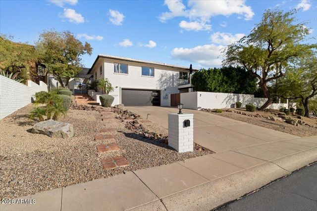 15615 N 8TH Place, Phoenix, AZ 85022
