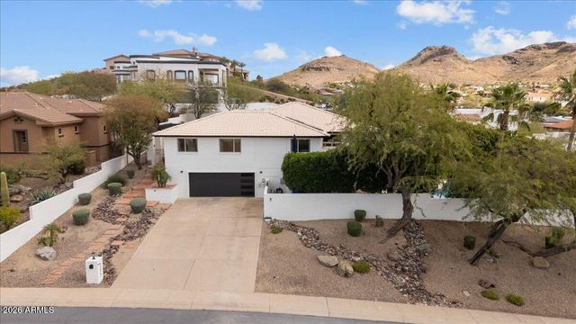 15615 N 8TH Place, Phoenix, AZ 85022