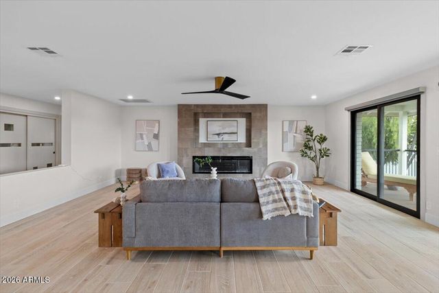 15615 N 8TH Place, Phoenix, AZ 85022