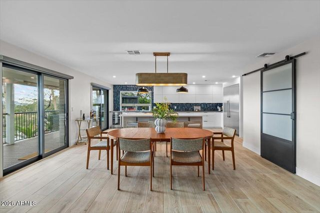 15615 N 8TH Place, Phoenix, AZ 85022