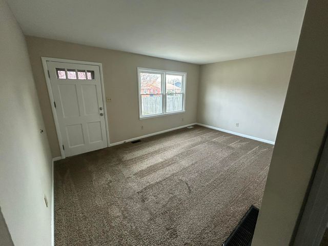 646 Laura Dr E Laura Drive, Winchester, KY 40391