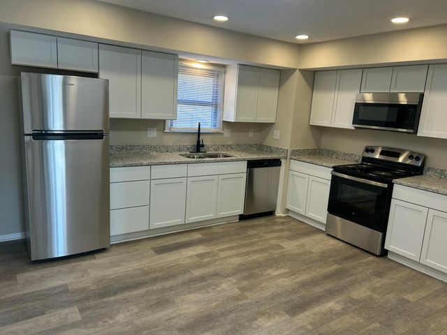 646 Laura Dr E Laura Drive, Winchester, KY 40391