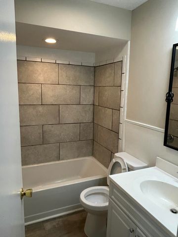 646 Laura Dr E Laura Drive, Winchester, KY 40391