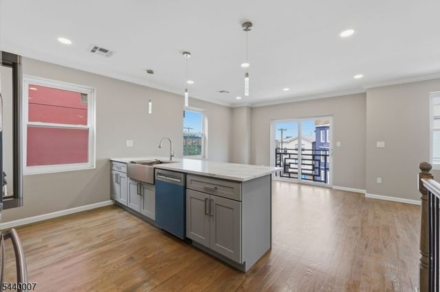 432 S 10Th St, Newark City, NJ 07103