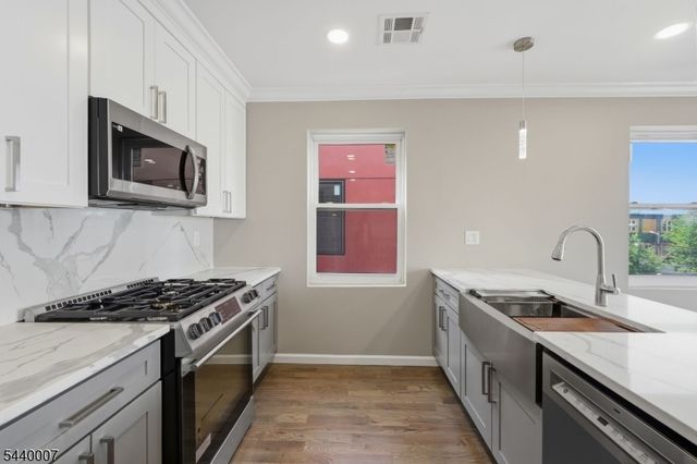 432 S 10Th St, Newark City, NJ 07103