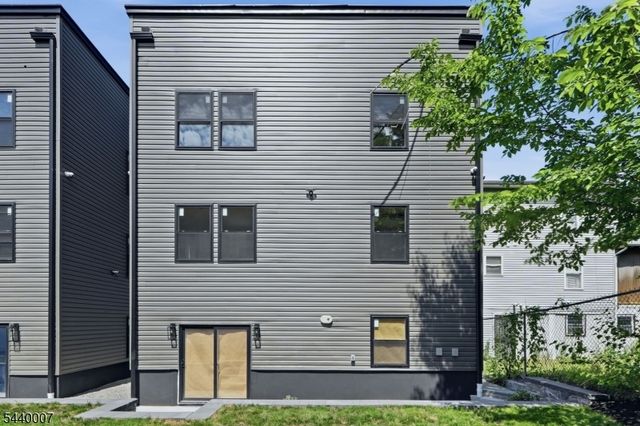 432 S 10Th St, Newark City, NJ 07103