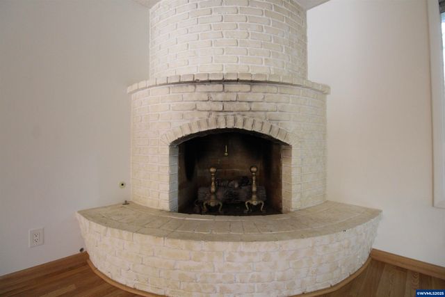 1035 Chestnut St NW, Salem, OR 97304