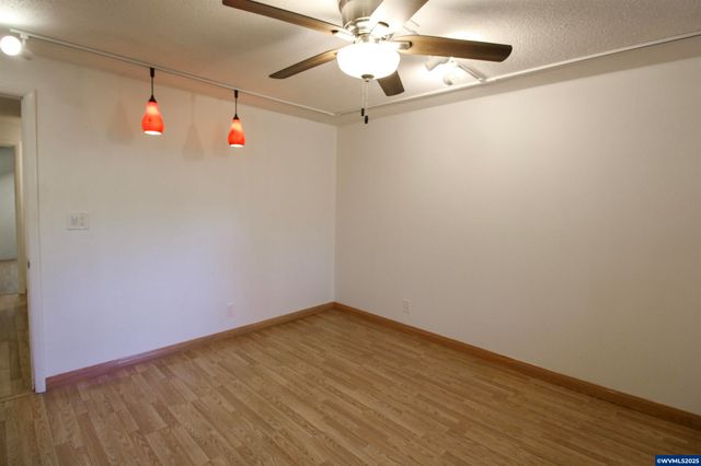 1035 Chestnut St NW, Salem, OR 97304