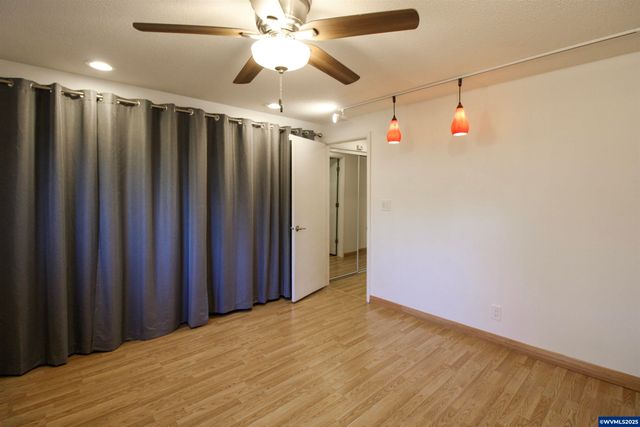 1035 Chestnut St NW, Salem, OR 97304