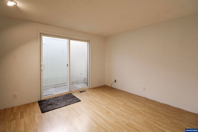 1035 Chestnut St NW, Salem, OR 97304