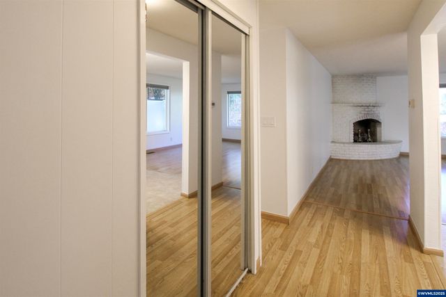 1035 Chestnut St NW, Salem, OR 97304