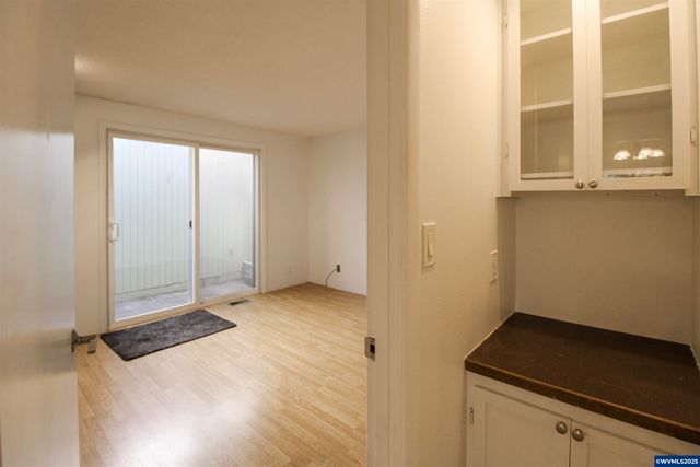 1035 Chestnut St NW, Salem, OR 97304