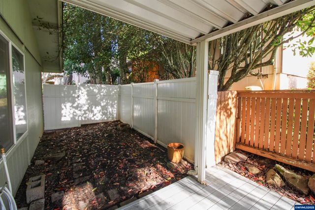 1035 Chestnut St NW, Salem, OR 97304