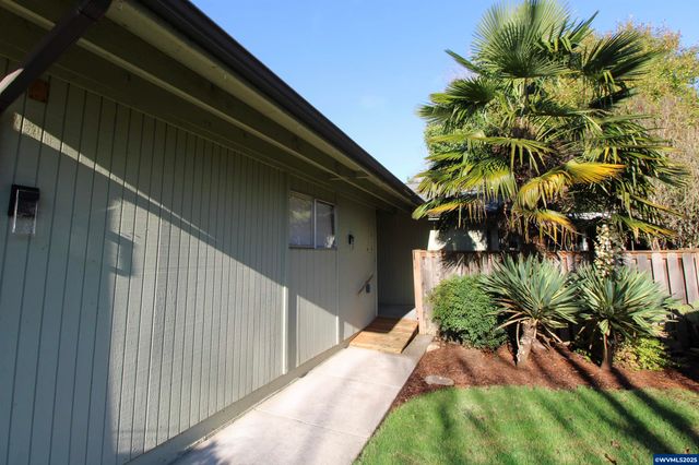 1035 Chestnut St NW, Salem, OR 97304