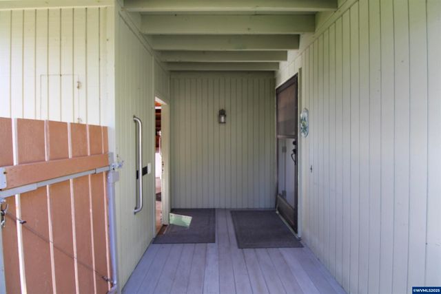 1035 Chestnut St NW, Salem, OR 97304