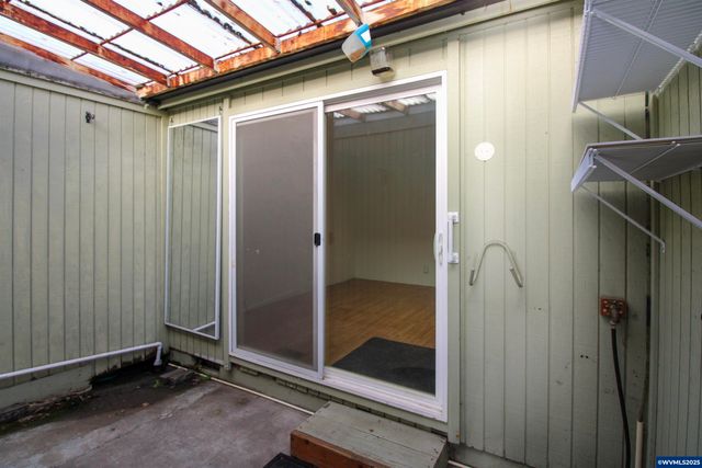 1035 Chestnut St NW, Salem, OR 97304