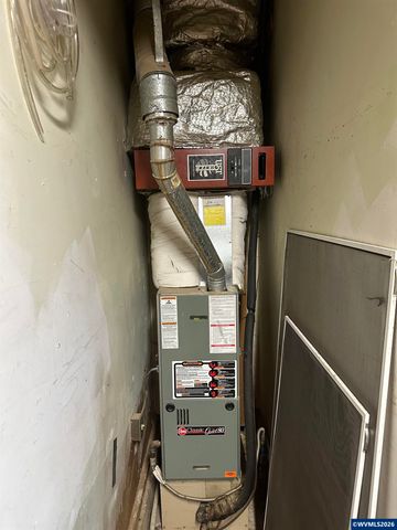 1035 Chestnut St NW, Salem, OR 97304