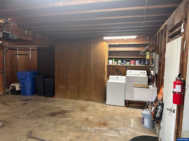 1035 Chestnut St NW, Salem, OR 97304