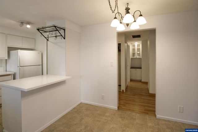 1035 Chestnut St NW, Salem, OR 97304