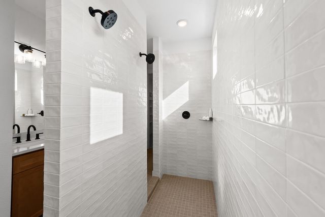 8704 Treeline Parkway, Justin, TX 76247