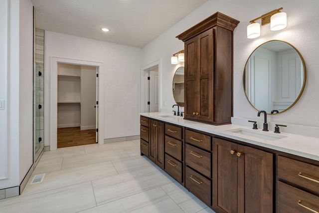 5447 E Wild Horse Drive, Springfield, MO 65802