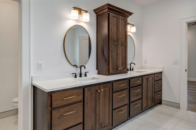 5447 E Wild Horse Drive, Springfield, MO 65802