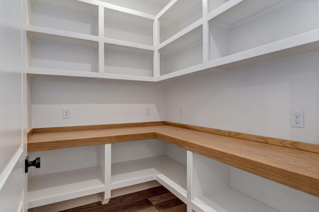 5447 E Wild Horse Drive, Springfield, MO 65802