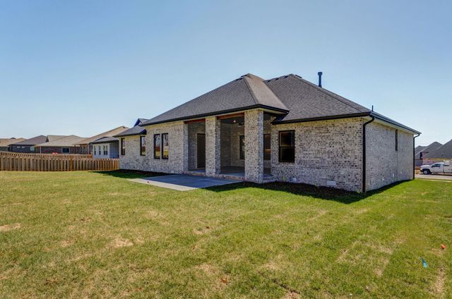 5447 E Wild Horse Drive, Springfield, MO 65802