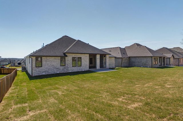 5447 E Wild Horse Drive, Springfield, MO 65802